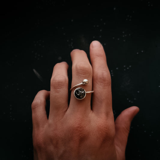 Bague ronde enroulée avec météorite brute authentique
